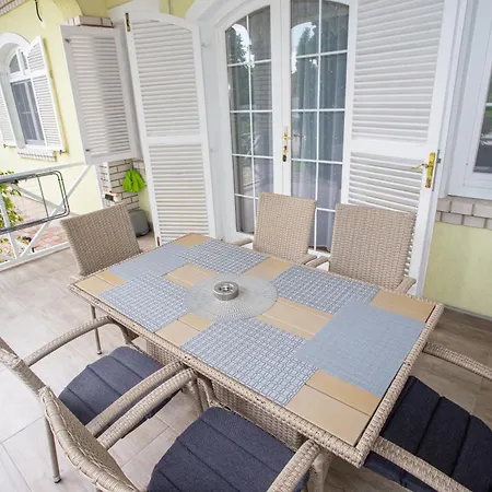 Dio Apartment *